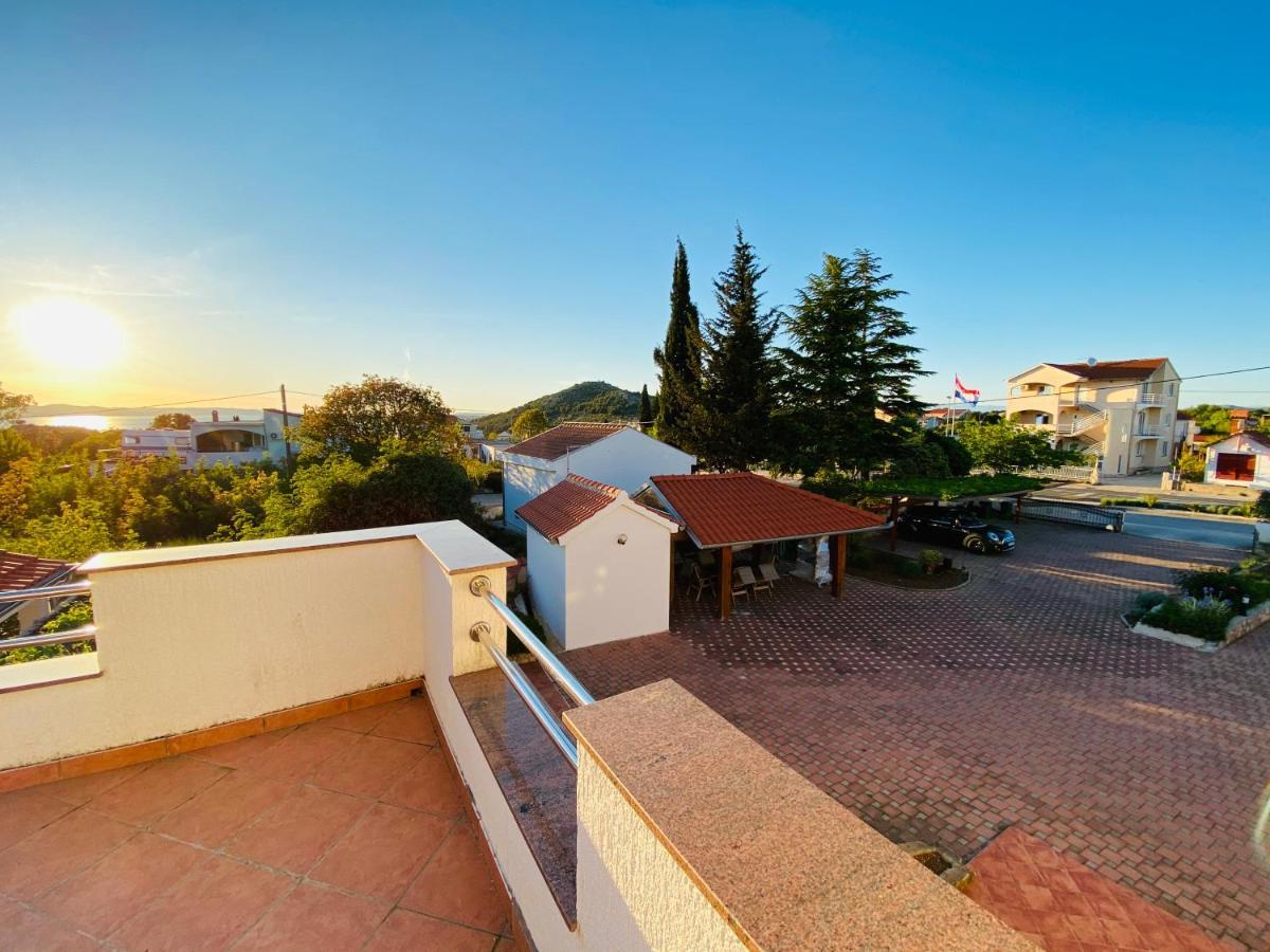 Apartmani Svemir دراغ المظهر الخارجي الصورة
