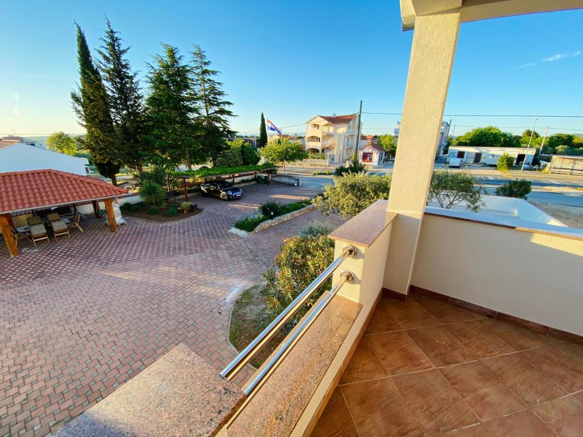 Apartmani Svemir دراغ المظهر الخارجي الصورة