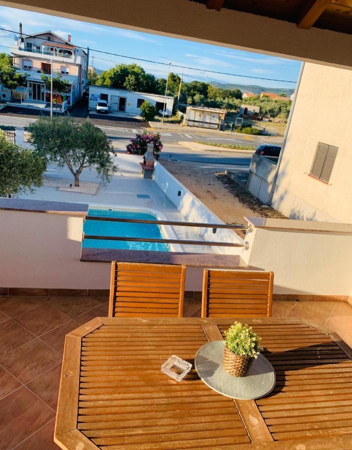 Apartmani Svemir دراغ المظهر الخارجي الصورة