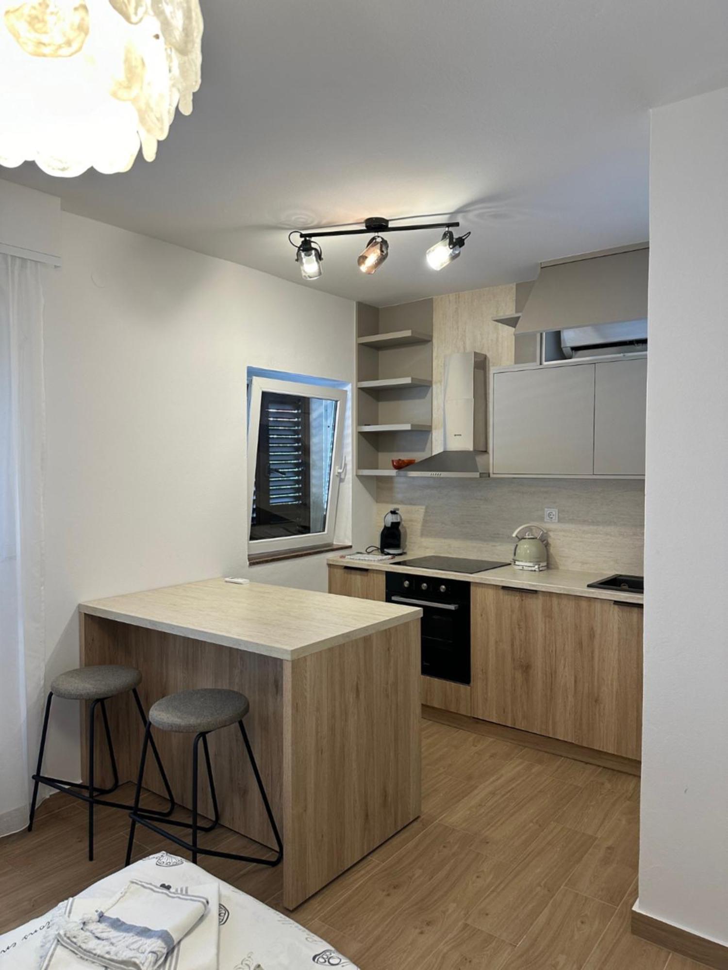 Apartmani Svemir دراغ المظهر الخارجي الصورة