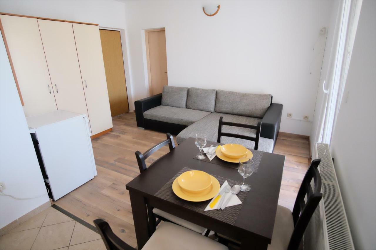 Apartmani Svemir دراغ المظهر الخارجي الصورة