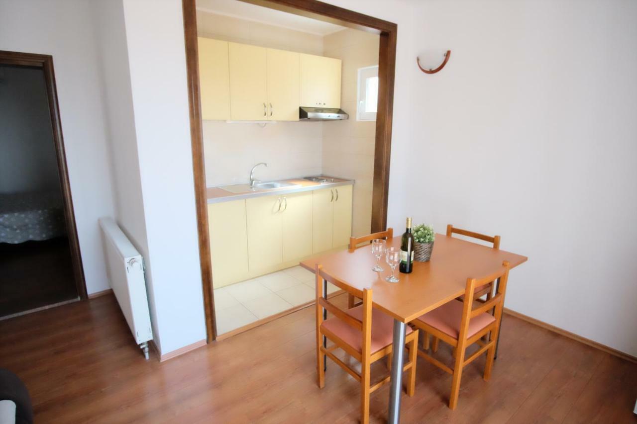 Apartmani Svemir دراغ المظهر الخارجي الصورة