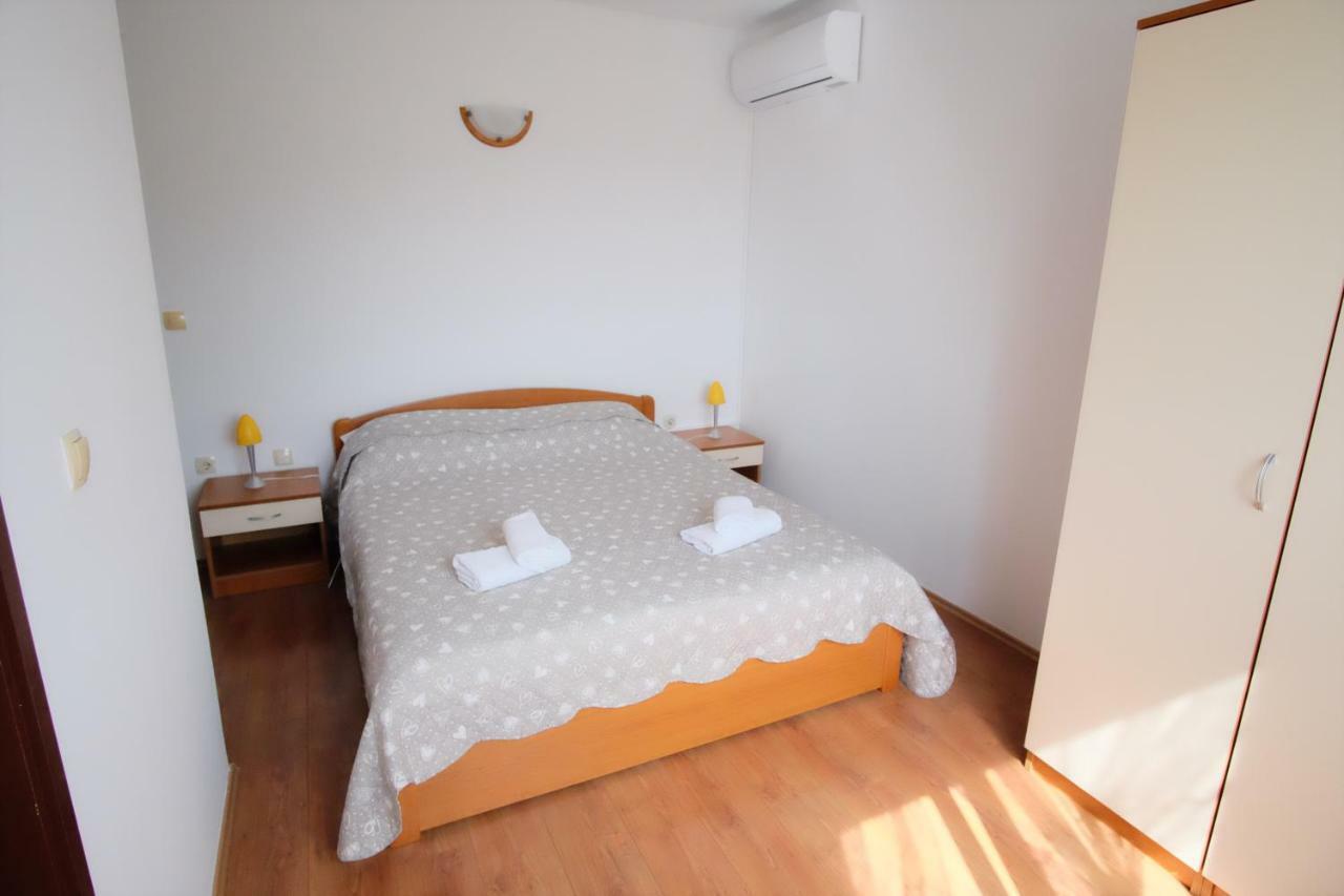 Apartmani Svemir دراغ المظهر الخارجي الصورة