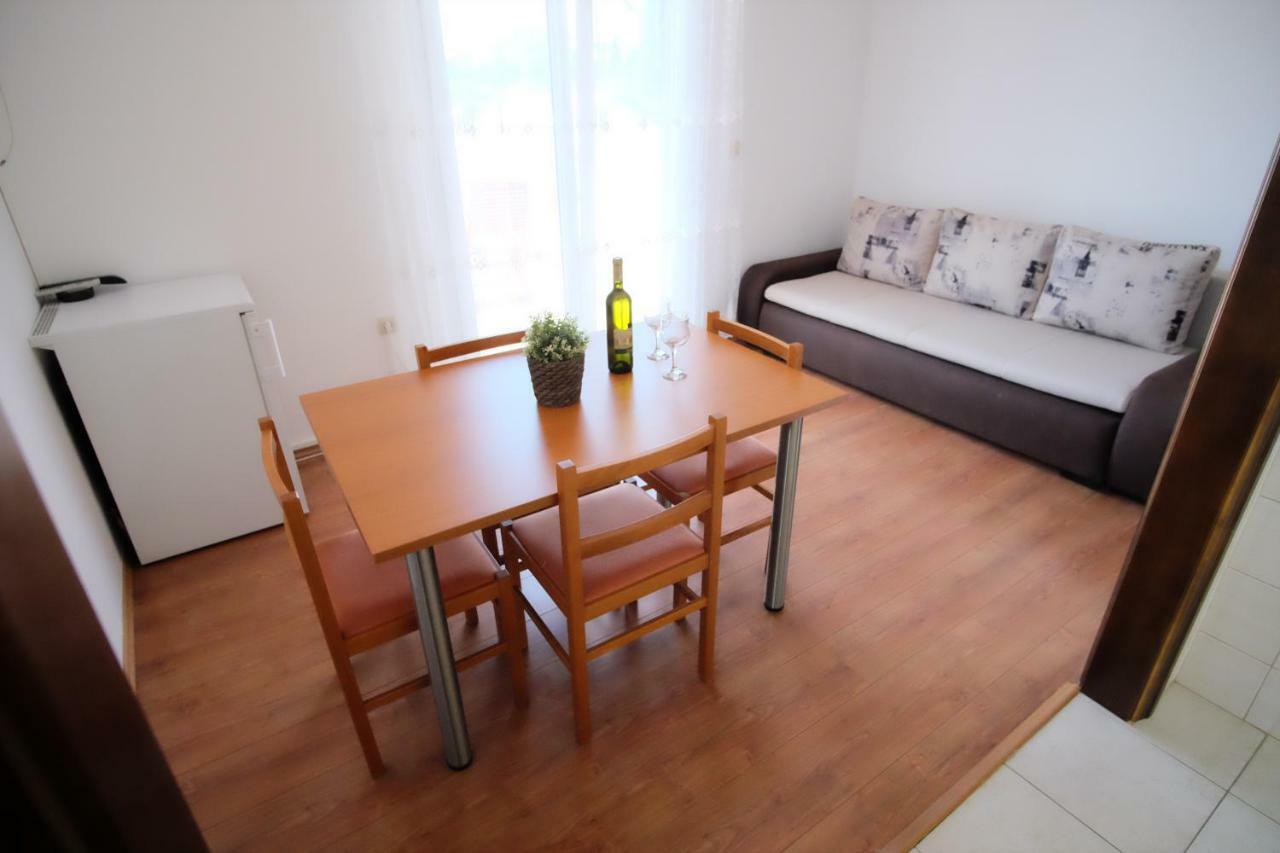 Apartmani Svemir دراغ المظهر الخارجي الصورة