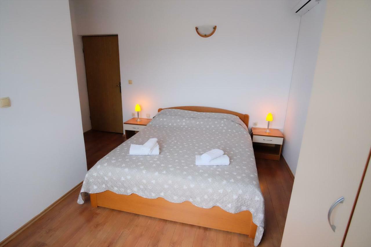 Apartmani Svemir دراغ المظهر الخارجي الصورة